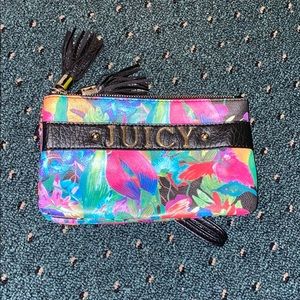 juicy wristlet